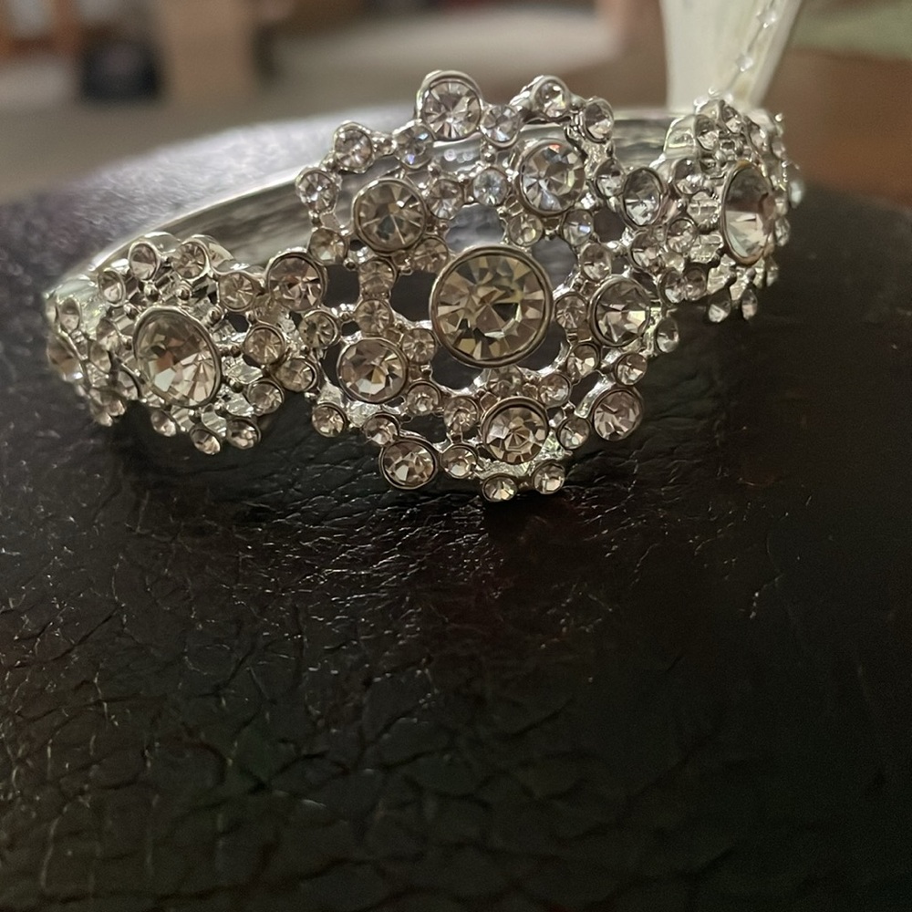 Jewelry - Picture 3 of 3